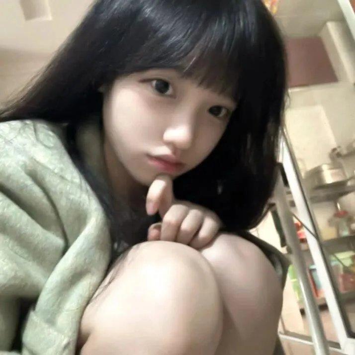 夜晚的水母不会游泳